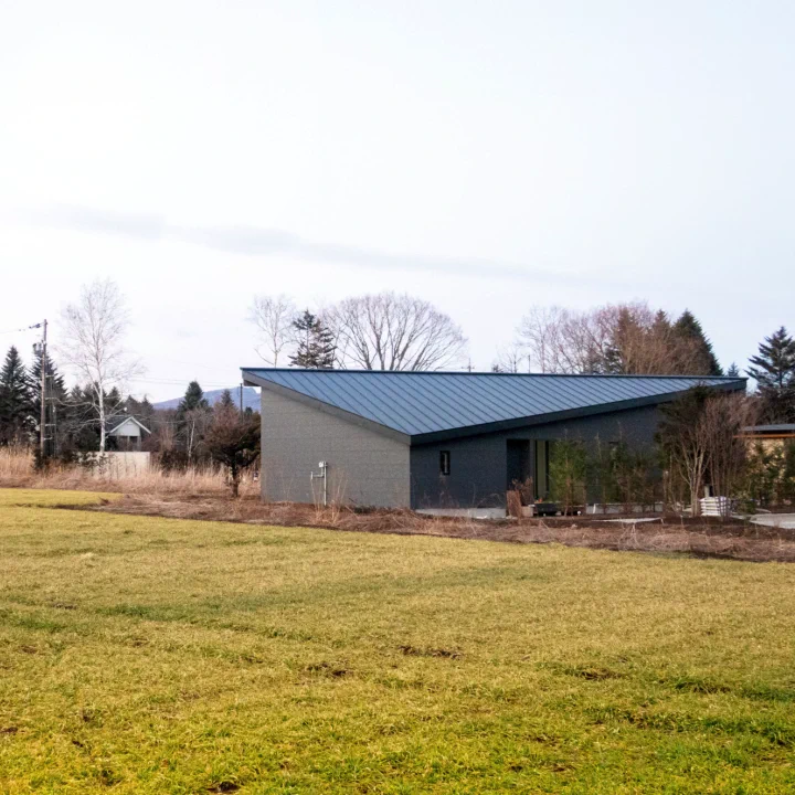 向斜のゲストハウス/syncline